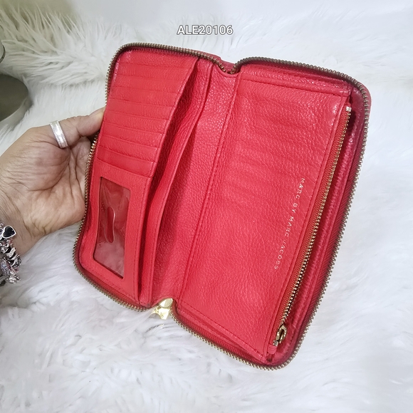 Marc By Marc Jacobs Red Leather Women's Wallet - Picture 8 of 15